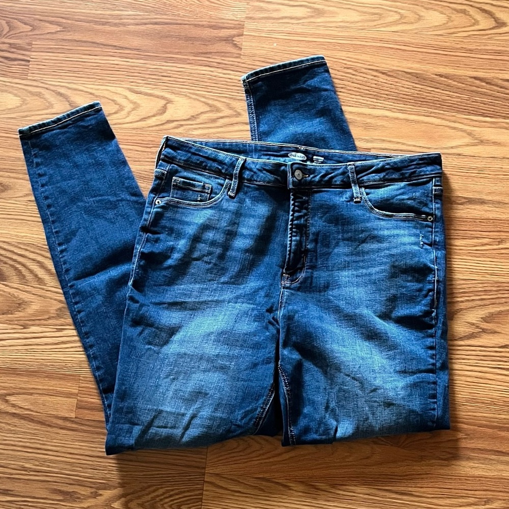 Old Navy Women’s Rockstar Super Skinny High Rise Distressed Jeans